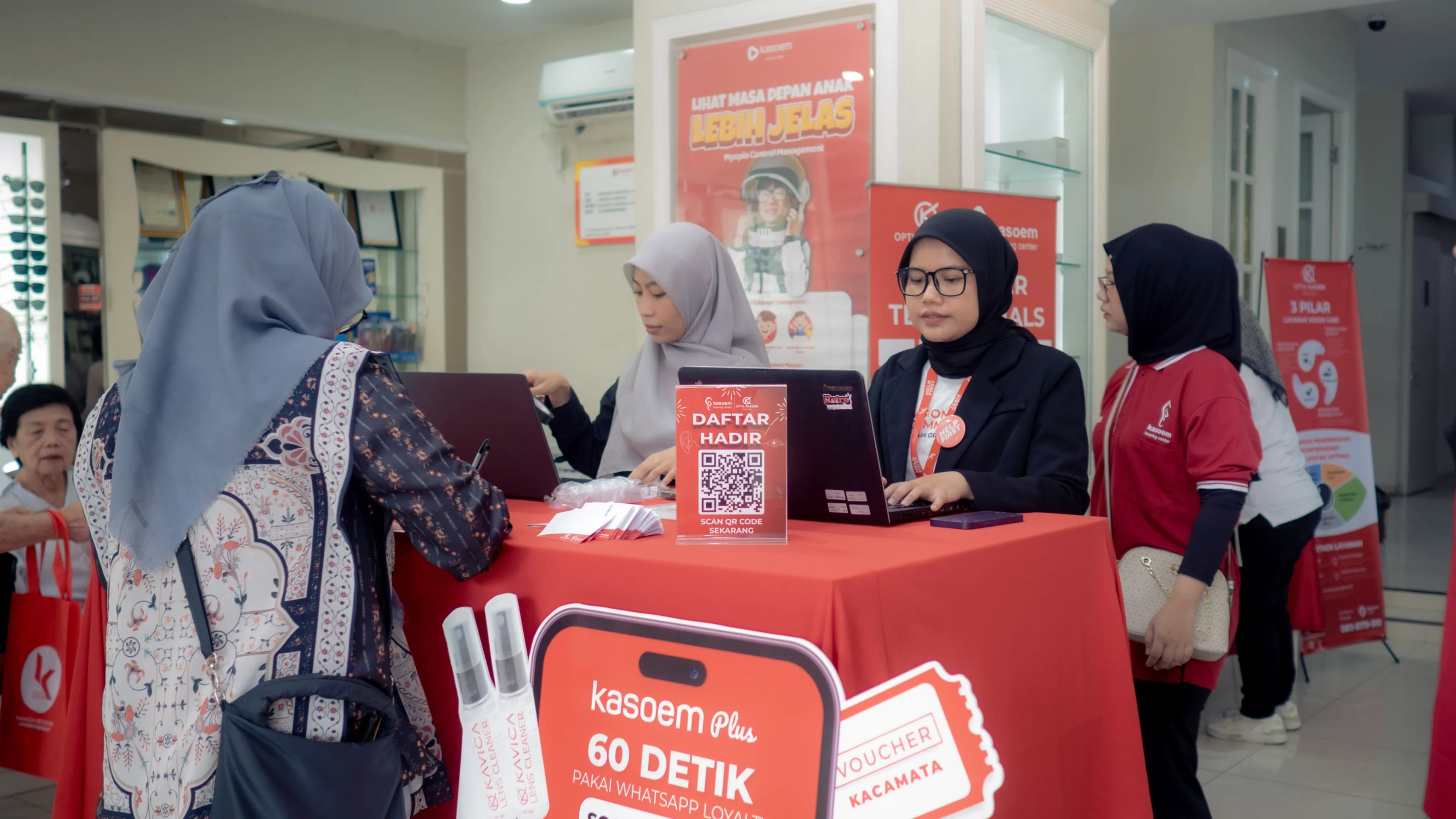 Tentang Kasoem Hearing Center - Tim CX acara Exhibition