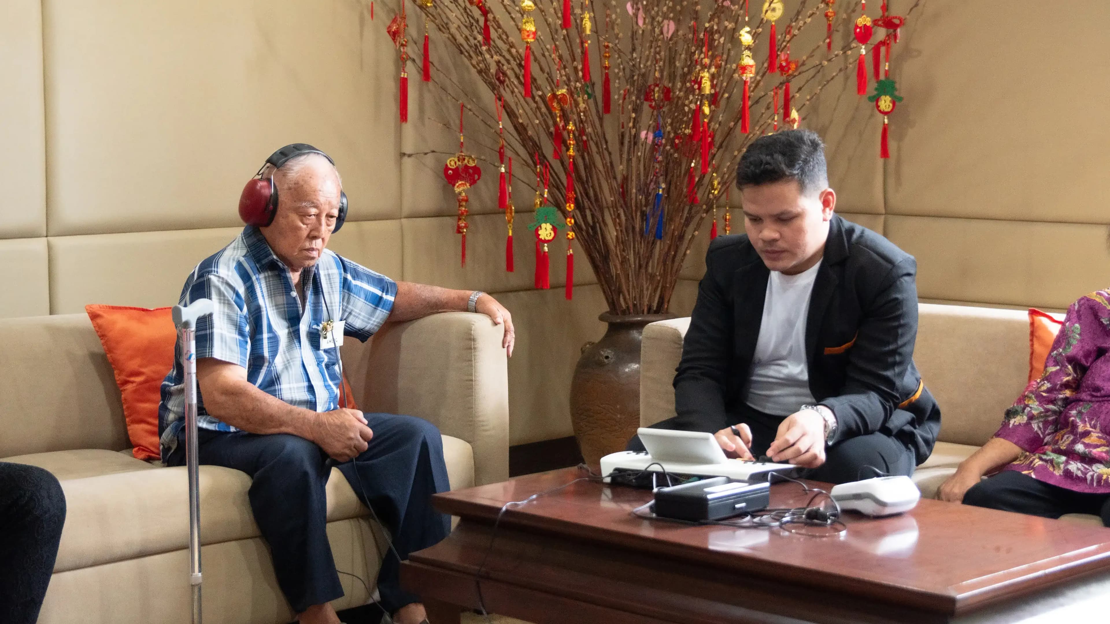 Pemeriksaan di kasoem hearing center - gangguan pendengaran